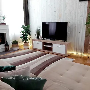 Léna - , Eger Magyarország